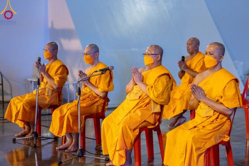 ภาพ No.100090:พิธีฉลองชัย สวดมนต์บทธัมมจักกัปปวัตนสูตร 5,899,999,999 จบ ณ มหารัตนวิหารคด วัดพระธรรมกาย วันจันทร์ที่ 27 พฤศจิกายน พ.ศ. 2566