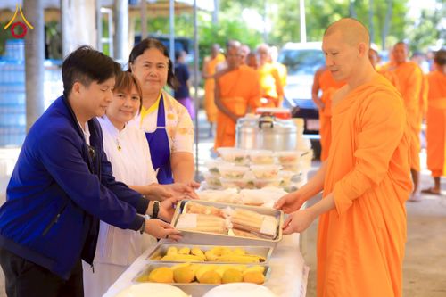 ภาพ No.275917:วันที่ 26-30 พฤศจิกายน พ.ศ. 2568 ทีมพระพี่เลี้ยงตั้งรับ รายงานตัวโครงการบวชบูชาธรรมมหาปูชนียาจารย์ ณ ศูนย์ปฏิบัติธรรมบุรีรัมย์