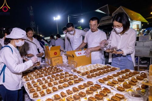 ภาพ No.116245:พิธีถวายภัตตาหารเป็นสังฆทาน แด่คณะพระธรรมยาตรา ปีที่ 12 วันที่ 21 มกราคม พ.ศ. 2567 ณ วัดโบสถ์(บน) บางคูเวียง จ.นนทบุรี