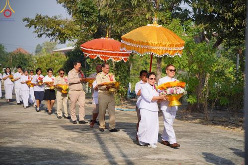 ภาพ No.200457:พิธีทอดผ้าป่าทำนุบำรุงศาสนสถาน ณ วัดรางกำหยาด ตำบลบางภาษี อำเภอบางเลน จังหวัดนครปฐม ในโครงการธรรมยาตรา กตัญญูบูชา มหาปูชนียาจารย์ พระมงคลเทพมุนี(สด จนฺทสโร) พระผู้ปราบมาร อนุสรณ์สถาน 7 แห่ง ปีที่ 13 วันที่ 22 มกราคม พ.ศ. 2568