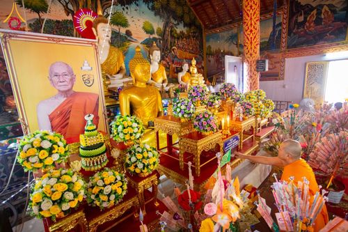 ภาพ No.165864:พิธีทอดกฐิน ณ วัดม่วงโตน ตำบลเหล่ายาว อำเภอบ้านโฮ่ง จังหวัดลำพูน ในโครงการกฐินสามัคคีทั่วไทย 30,000 วัด บูชาธรรม 80 ปี หลวงพ่อธัมมชโย โดยคณะศิษยานุศิษย์วัดพระธรรมกาย วันที่ 20 ตุลาคม พ.ศ. 2567