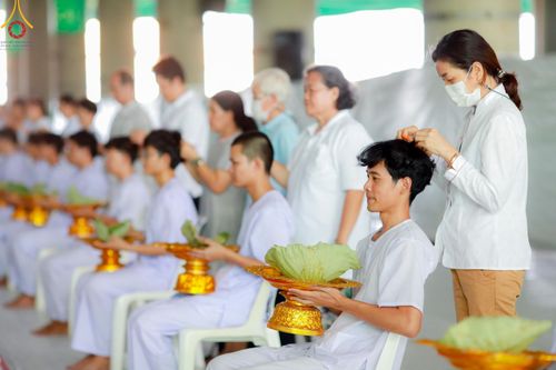 ภาพ No.140223:พิธีตัดปอยผมและปลงผม โครงการอุปสมบทหมู่ธรรมทายาท ระดับอุดมศึกษา รุ่นที่ 51 ภาคฤดูฝน วันเสาร์ที่ 8 มิถุนายน พ.ศ.2567 ณ มหารัตนวิหารคด 9 วัดพระธรรมกาย