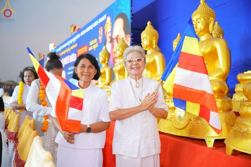 ภาพ No.212804:วันอาทิตย์ที่ 23 มีนาคม พ.ศ. 2568 ❖ คณะสงฆ์นานาชาติส่งมอบพระประธาน 108 องค์ ทั่วอินเดียรำลึกชาตกาล 134 ปี ดร.อัมเบดการ์
