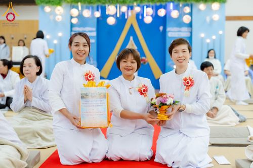 ภาพ No.220930:วันที่ 13 เมษายน พ.ศ. 2568 พิธีโปรยรัตนชาติปฐมเริ่มสถาปนาเจดีย์ และ พิธีเปิดหมู่บ้านปฏิบัติธรรม เพื่อการบรรลุธรรม ณ วัดป่าธรรมกายนานาชาติโทชิหงิ  ประเทศญี่ปุ่น