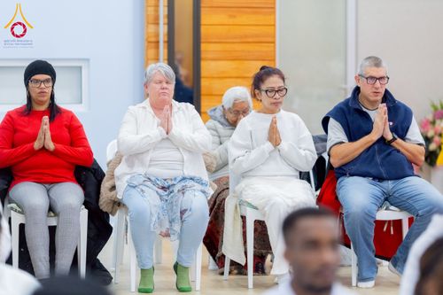 ภาพ No.233247:วันอาทิตย์ที่ 6 กรกฎาคม พ.ศ. 2568 พิธีถวายมหาสังฆทานแด่คณะสงฆ์ทั่วโลกและพิธีตักบาตรเนื่องในวันเข้าพรรษา  ณ วัดพุทธเคปทาวน์ ประเทศแอฟริกาใต้