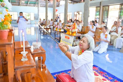 ภาพ No.263618:วันที่ 23 ตุลาคม พ.ศ. 2568 พิธีทอดกฐินสามัคคีทั่วไทย 30,000 วัด โดยคณะศิษยานุศิษย์ บูชาธรรม 81 ปี หลวงพ่อธัมมชโย ณ วัดไร่ดอน จ.ฉะเชิงเทรา