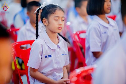 ภาพ No.197410:พิธีทอดผ้าป่าทำนุบำรุงศาสนสถาน ณ วัดโบสถ์(บน) ตำบลบางคูเวียง อำเภอบางกรวย จังหวัดนนทบุรี ในโครงการธรรมยาตรา กตัญญูบูชา มหาปูชนียาจารย์ พระมงคลเทพมุนี(สด จนฺทสโร) พระผู้ปราบมาร อนุสรณ์สถาน 7 แห่ง ปีที่ 13 วันที่ 17 มกราคม พ.ศ. 2568