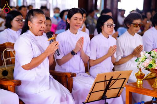 ภาพ No.178567:พิธีทอดกฐิน ณ วัดราษฎร์เจริญธรรม ต.ดำเนินสะดวก อ.ดำเนินสะดวก จ.ราชบุรี ในโครงการกฐินสามัคคีทั่วไทย 30,000 วัด บูชาธรรม 80 ปี หลวงพ่อธัมมชโย โดยคณะศิษยานุศิษย์วัดพระธรรมกาย วันที่ 27 ตุลาคม พ.ศ. 2567