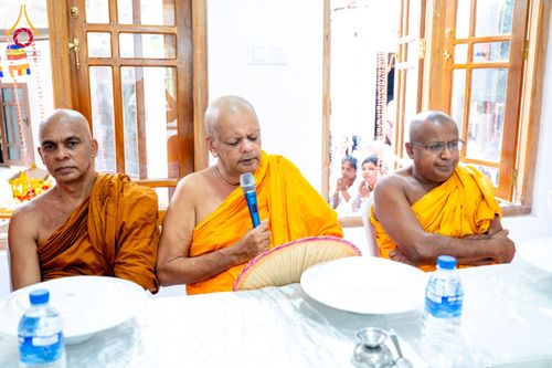 ภาพ No.175824:พิธีทอดผ้าป่าสมทบกฐิน ณ วัดศรีสุมนะ วิเวกรามายา เมืองมาตะเล ศรีลังกา โดยมูลนิธิธรรมกาย ในนามหลวงพ่อธัมมชโย วันที่ 8 พฤศจิกายน พ.ศ. 2567