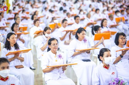 ภาพ No.134267:พิธีทอดผ้าป่าสมทบ มหาสังฆทาน 10,000 วัด ทั่วไทย วันอาทิตย์ต้นเดือนที่ 7 เมษายน พ.ศ.2567 ณ ห้องแก้วสารพัดนึก 1 สภาธรรมกายสากล  วัดพระธรรมกาย จ.ปทุมธานี