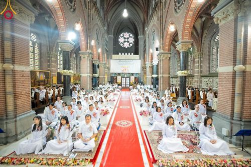 ภาพ No.99389:พิธีทอดกฐินสามัคคี มหากาลทาน วัดพระธรรมกายเนเธอร์แลนด์ วันที่ 26 พฤศจิกายน พ.ศ. 2566