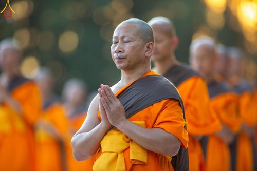 ภาพ No.186888:พระธรรมยาตราปฏิบัติธรรม และถ่ายภาพหมู่ประวัติศาสตร์ ปีที่ 13 ณ ลานทิศตะวันออก มหาวิหารพระมงคลเทพมุนี วัดพระธรรมกาย จ.ปทุมธานี วันเสาร์ที่ 28 ธันวาคม พ.ศ. 2567