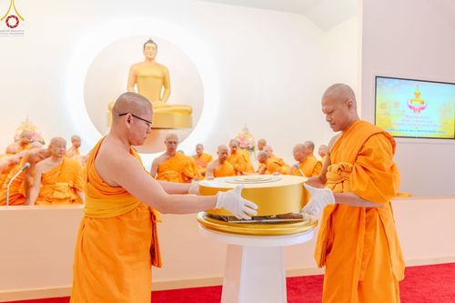 ภาพ No.91214:พิธีสมโภชพระประธาน "พระธรรมกาย" , พิธีเปิดไฟมงคลและเปิดไฟส่องสว่างรัศมีดวงธรรมพระประธาน "พระธรรมกาย" , พิธีทอดผ้าป่าภาคพื้น 19 วัดศูนย์สาขาภาคพื้นอเมริกา  และพิธีมุทิตาสักการะพระมหาเถระ พระเถระ ประจำปี 2566 วันอาทิตย์ที่ 15 ตุลาคม พ.ศ. 2566