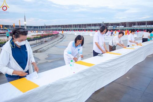 ภาพ No.218903:วันที่ 18-20 เมษายน พ.ศ. 2568 การเตรียมงานในลานธรรม , วิหารคด เพื่องานวันคุ้มครองโลก 22 เมษายน พศ. 2568