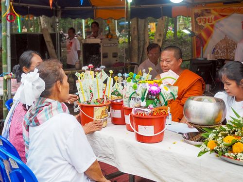 ภาพ No.274202:วันที่ 26 ตุลาคม พ.ศ. 2568 พิธีทอดกฐินสามัคคีทั่วไทย ณ วัดภูหินตัด โนนดินแดง บุรีรัมย์ โดยคณะศิษยานุศิษย์ บูชาธรรม 81 ปี หลวงพ่อธัมมชโย