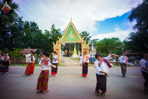 ภาพ No.177222:พิธีทอดกฐิน ณ วัดแถวอรัญญาวาส ต.หนองขาม อ.แก้งคร้อ จ.ชัยภูมิ ในโครงการทอดกฐินสามัคคีทั่วไทย 30,000 วัด บูชาธรรม 80 ปี หลวงพ่อธัมมชโย โดยคณะศิษยานุศิษย์วัดพระธรรมกาย วันที่ 30 ตุลาคม พ.ศ. 2567