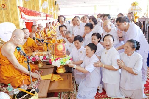 ภาพ No.265557:วันที่ 25 ตุลาคม พ.ศ. 2568 พิธีทอดกฐินสามัคคีทั่วไทย ณ วัดบางพึ่ง อ.พระประแดง จ.สมุทรปราการ โดยคณะศิษยานุศิษย์ บูชาธรรม 81 ปี หลวงพ่อธัมมชโย