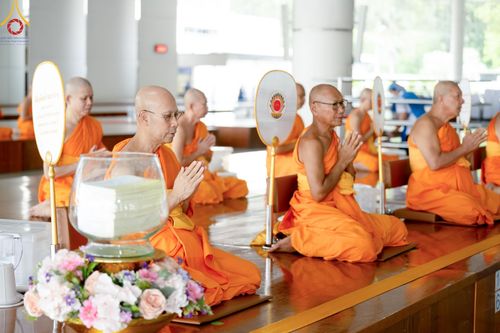 ภาพ No.58578:พิธีบุพเปตพลี ครั้งที่ 149 ร่วมอุทิศบุญแด่หมู่ญาติที่ล่วงลับไปแล้ว และสืบทอดอายุพระพุทธศาสนา วันอังคารที่ 23 เมษายน พ.ศ. 2567 (วันพระ ขึ้น 15 ค่ำ เดือน 5) ณ หอฉันคุณยายอาจารย์ฯ วัดพระธรรมกาย