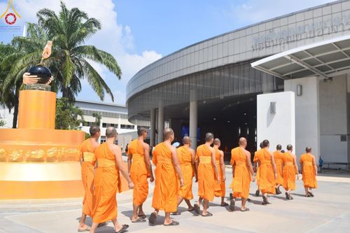 ภาพ No.157633:พิธีถวายภัตตาหารเมนูสวรรค์ ในพรรษาแห่งการเข้าถึงธรรม วันเสาร์ที่ 28 กันยายน พ.ศ. 2567 ณ หอฉันคุณยายอาจารย์ฯ วัดพระธรรมกาย