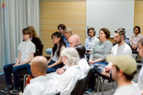 ภาพ No.229319:วันที่ 15 มิถุนายน พ.ศ. 2568 Meditation wisdom talks 2025 โดย พระอาจารย์ไมเคิล วีรธมฺโม และ พระอาจารย์นิค สนฺตจิตฺโต โดยมีผู้เข้าร่วมโครงการ เป็นชาวสวีเดนและชาวยุโรป จำนวน 30 ท่าน  ณ โรงแรม Radissonblu waterfront กรุงสตอกโฮล์ม ประเทศสวีเดน