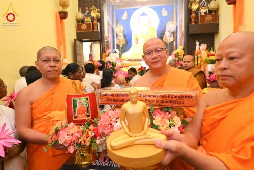 ภาพ No.179761:พิธีทอดกฐินสมทบ ณ วัดพุทธรัตน ทอดกฐินใต้ต้นพระศรีมหาโพธิ์ เมืองพุทธคยา ประเทศอินเดีย วันที่ 12 พฤศจิกายน พ.ศ. 2567