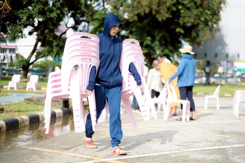 ภาพ No.239721:วันที่ 16-17 สิงหาคม พ.ศ. 2568 การปฏิบัติหน้าที่ของเจ้าหน้าที่ทุกสถานะ เพื่องานพิธีอัญเชิญรูปเหมือนพระมงคลเทพมุนี (สด จันทสโร) และพิธีกดปุ่มอัญเชิญรูปเหมือน พระมงคลเทพมุนี (สด จันทสโร) ณ มหาวิหารแก้วพระมงคลเทพมุนี ศูนย์ปฏิบัติธรรมแก้วเมืองเลย จ.เลย