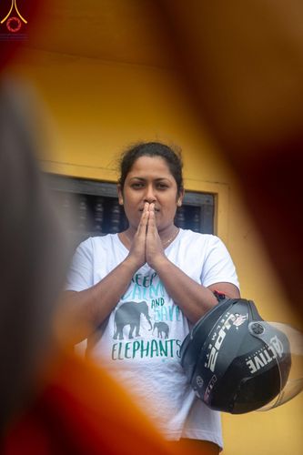 ภาพ No.140647:PhotoStory มหาศรัทธา ธรรมยาตราศรีลังกา EP.4 โครงการสยาม-ลังกา ธรรมยาตรา ฉลองเทศกาลวิสาขบูชาแห่งชาติ ศรีลังกา  บูชาธรรม 80 ปีหลวงพ่อธัมมชโย เส้นทางจาก เมืองดัมบูลลา ไปยัง เมืองมาตะเล  ตั้งแต่วันที่ 17-20 พฤษภาคม พ.ศ. 2567