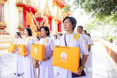 ภาพ No.259220:วันที่ 19 ตุลาคม พ.ศ. 2568 พิธีทอดกฐินสามัคคีทั่วไทย 30,000 วัด โดยคณะศิษยานุศิษย์ บูชาธรรม 81 ปี หลวงพ่อธัมมชโย ณ วัดบ้านพร้าวนอก ต.เชียงรากใหญ่ อ.สามโคก จ.ปทุมธานี