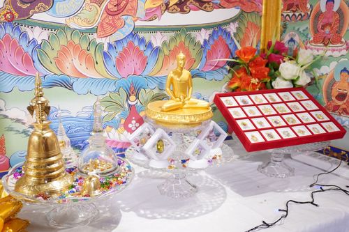 ภาพ No.80604:พิธีถวายพระบรมสารีริกธาตุแด่พระเดชพระคุณหลวงพ่อดร. ไมตรี ศากยะ เจ้าอาวาสวัดอานันทกุฏิ เพื่อประดิษฐานในเจดีย์สภาสงฆ์นิกายเถรวาท มหายานและวัชรยานแห่งเนปาล (Dharmodaya Sabha) ณ ลุมพินี ประเทศเนปาล  วันที่ 1 พฤษภาคม พ. ศ. 2566