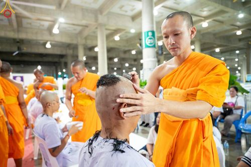 ภาพ No.156627:พิธีบรรพชาอุปสมบท ธรรมทายาท โครงการอุปสมบทหมู่บูชาธรรมครบรอบ 107 ปี วันครูผู้ค้นพบวิชชาธรรมกาย ณ โบสถ์พระไตรปิฏก วัดพระธรรมกาย วันเสาร์ที่ 14 กันยายน พ.ศ. 2567