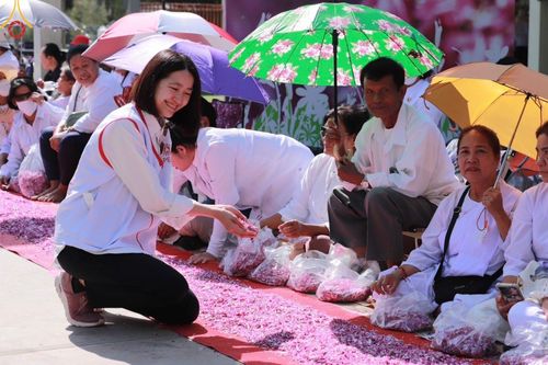 ภาพ No.203982:V.52 สารพัดV สารพัดดี ที่วัดสองพี่น้อง ในโครงการธรรมยาตรา กตัญญูบูชา มหาปูชนียาจารย์ พระมงคลเทพมุนี(สด จนฺทสโร) พระผู้ปราบมาร อนุสรณ์สถาน 7 แห่ง ปีที่ 13 ระหว่างวันที่ 2-31 มกราคม พ.ศ. 2568