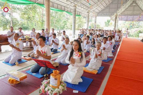 ภาพ No.169881:พิธีทอดกฐิน ณ วัดรัตนปทุม  จ.ร้อยเอ็ด ในโครงการกฐินสามัคคีทั่วไทย 30,000 วัด บูชาธรรม 80 ปี หลวงพ่อธัมมชโย โดยคณะศิษยานุศิษย์วัดพระธรรมกาย วันที่ 26 ตุลาคม พ.ศ. 2567