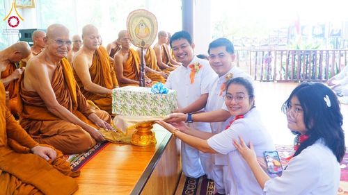 ภาพ No.176858:พิธีทอดกฐิน ณ ที่พักสงฆ์สันตินิมิตร อ.ตาพระยา จ.สระแก้ว ในโครงการทอดกฐินสามัคคีทั่วไทย 30,000 วัด บูชาธรรม 80 ปี หลวงพ่อธัมมชโย โดยคณะศิษยานุศิษย์วัดพระธรรมกาย วันที่ 15 พฤศจิกายน พ.ศ. 2567