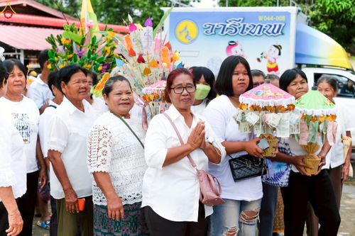 ภาพ No.255898:วันที่ 15 ตุลาคม พ.ศ. 2568 พิธีทอดกฐินสามัคคีทั่วไทย 30,000 วัด โดยคณะศิษยานุศิษย์ บูชาธรรม 81 ปี หลวงพ่อธัมมชโย ณ วัดราษฎร์สามัคคี ต.วังหมัน อ.วัดสิงห์ จ.ชัยนาท