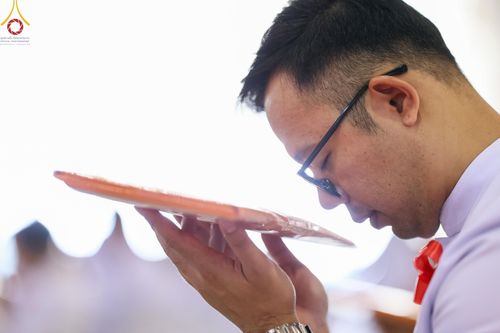 ภาพ No.177932:พิธีทอดผ้าป่าต้นสมบัติจักรพรรดิ ในวันอาทิตย์ที่ 1 ธันวาคม พ.ศ. 2567 ณ สภาธรรมกายสากล วัดพระธรรมกาย