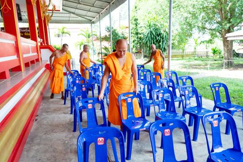 ภาพ No.234344:วันพฤหัสบดีที่ 24 กรกฎาคม พ.ศ. 2568 พิธีถวายสังฆทานแก่คณะสงฆ์ 323 วัด , พิธีมอบกองทุนหนุนแรงใจช่วยครูใต้ , พิธีทำบุญส่วนกุศลแด่ผู้วายชนม์ ในเหตุการณ์ความไม่สงบ 4 จังหวัด ชายแดนภาคใต้ (ปัตตานี , ยะลา , นราธิวาส , สงขลา) ปีที่ 21 ครั้งที่ 179 ณ วัดเวฬุวัน 