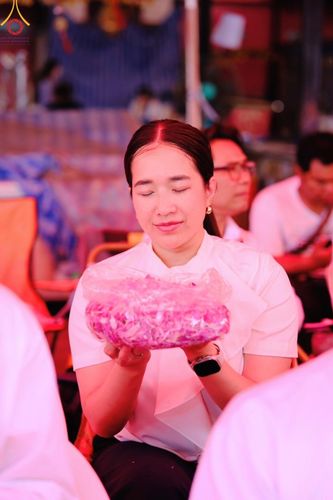 ภาพ No.195433:พิธีต้อนรับพระธรรมยาตรา ณ อนุสรณ์สถานลำดับที่ 4 สถานที่เกิดด้วยกายธรรม วัดโบสถ์(บน) ต.บางคูเวียง จ.นนทบุรี ในโครงการธรรมยาตรา กตัญญูบูชา มหาปูชนียาจารย์ พระมงคลเทพมุนี(สด จนฺทสโร) พระผู้ปราบมาร อนุสรณ์สถาน 7 แห่ง ปีที่ 13 วันที่ 15 มกราคม พ.ศ. 2568