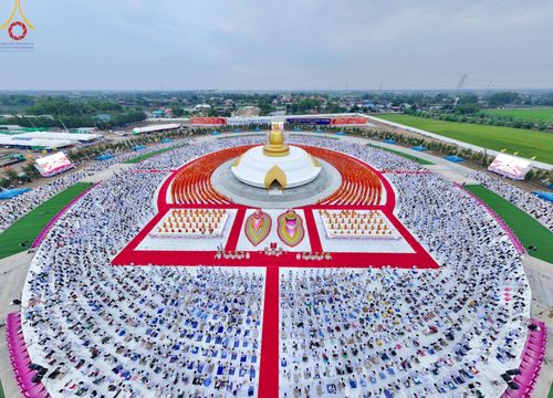 ภาพ No.118147:พิธีจุดประทีปถวายเป็นพุทธบูชา และบูชาธรรมมหาปูชนียาจารย์ พระมงคลเทพมุนี(สด จนฺทสโร) วันที่ 24 มกราคม พ.ศ. 2567 ณ อนุสรณ์สถานบางปลา อ.บางเลน จ.นครปฐม