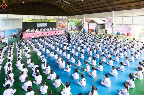 สมาชิก อบต.คลองสาม อ.คลองหลวง จ.ปทุมธานี เข้าร่วมโครงการสมาธิเพื่อสันติภาพโลก รวมใจนั่งสมาธิสร้างสันติภาพโลก 1 ล้านคน สร้างสถิติโลกกับ Guinness World Records เมื่อวันที่ 24 สิงหาคม พ.ศ.2566