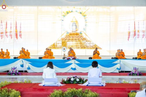 ภาพ No.86802:พิธีตักบาตร , พิธีบูชาข้าวพระ , พิธีจุดเทียนใจ ไฟนิรันดร์ อนันตชัย ในวันอาทิตย์ต้นเดือน 3 กันยายน พ.ศ. 2566 ณ วัดพระธรรมกาย