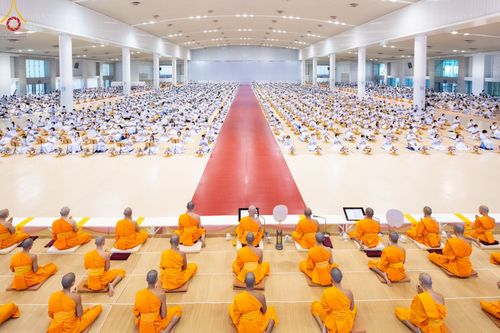 ภาพ No.85733:พิธีถวายคิลานเภสัชและอุปกรณ์การแพทย์ บูชาธรรมเนื่องในวันธรรมชัย วันที่ 19 สิงหาคม พ.ศ. 2566 ณ ห้องแก้วสารพัดนึก วัดพระธรรมกาย