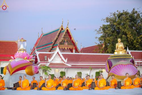 ภาพ No.194142:พระธรรมยาตราปฏิบัติธรรม และถ่ายภาพหมู่ประวัติศาสตร์ ณ วัดสองพี่น้อง ต.ต้นตาล อ.สองพี่น้อง จ.สุพรรณบุรี ในโครงการธรรมยาตรา กตัญญูบูชา มหาปูชนียาจารย์ พระมงคลเทพมุนี(สด จนฺทสโร) พระผู้ปราบมาร อนุสรณ์สถาน 7 แห่ง ปีที่ 13 วันที่ 12 มกราคม พ.ศ. 2568