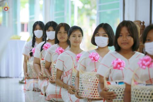 ภาพ No.80887:พิธีตักบาตรพระ ๒๑๖ รูป และ พิธีถวายมหาสังฆทาน ๕๒ วัด ฉลองครบรอบ ๑๖ ปี ธุดงคสถานพรรัตนแพร่ วันอังคารที่ ๙ พฤษภาคม พ.ศ.๒๕๖๖ ณ ธุดงคสถานพรรัตนะ อำเภอวังชิ้น จังหวัดแพร่