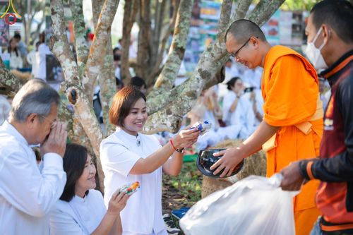 ภาพ No.95499:ปฐมกฐินศูนย์ปฏิบัติธรรมแก้วภูเรือ เพื่อสร้าง "มหาวิหาร" ณ ศูนย์ปฏิบัติธรรมแก้วภูเรือ อ.ภูเรือ จ.เลย วันเสาร์ที่ 18 พฤศจิกายน พ.ศ. 2566