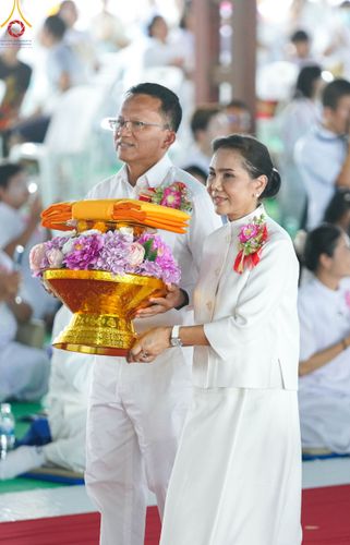 ภาพ No.91562:พิธีทอดผ้าป่า สร้างลานเอนกประสงค์พญานาค 4 ตระกูล จุดประทีปโคมลาน ถวายเป็นพุทธบูชา  สร้างความสว่างไสวให้กับแผ่นดินด้วยแสงธรรม วันอาทิตย์ที่ 29 ตุลาคม พ.ศ. 2566 ณ พุทธอุทยานนานาชาติ จังหวัดหนองคาย