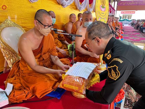 ภาพ No.92795:พิธีประเพณีตักบาตรเทโวโรหณะ พิธีทอดกฐิน และพิธีกรานกฐิน ณ วัดบางบัว แขวงอนุสาวรีย์ เขตบางเขน กรุงเทพมหานคร วันที่ 5 พฤศจิกายน พ.ศ. 2566