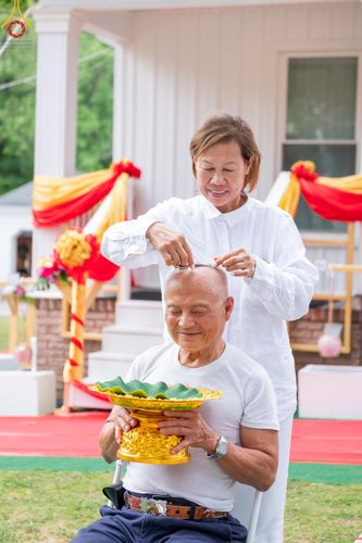 ภาพ No.144541:พิธีตัดปอยผมและปลงผมนาคธรรมทายาท ณ วัดพระธรรมกายนิวเจอร์ซี ประเทศสหรัฐอเมริกา วันที่ 29 มิถุนายน พ.ศ. 2567