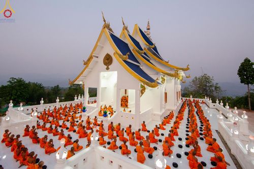 ภาพ No.62214:Photo Story  มหัศจรรย์วัดดงดินแดง Episode 4 กิจกรรมตักบาตรฉลองพระ-เณรกว่า 500 รูป