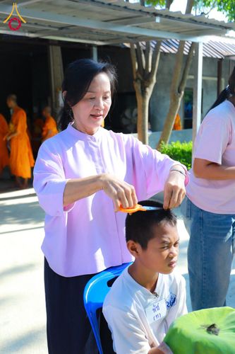 ภาพ No.317304:วันอาทิตย์ที่ 29 มีนาคม พ.ศ. 2569 พิธีตัดปอยผมและปลงผม ว่าที่สามเณร ศูนย์อบรมเยาวชนนครปฐม