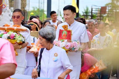 ภาพ No.163618:โครงการกฐินสามัคคีทั่วไทย 30,000 วัด บูชาธรรม 80 ปี หลวงพ่อธัมมชโย โดย คณะศิษยานุศิษย์วัดพระธรรมกาย ณ วัดปิ่นแก้ว จ.พระนครศรีอยธยา วันที่ 20 ตุลาคม พ.ศ. 2567